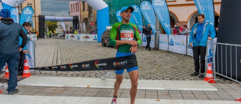 Královéhradecké městské lesy opět přivítaly vytrvalce. Hradecký půlmaraton nejrychleji zdolali Táňa Metelková a Abdelkabir Saji + FOTKY ZÁVODNÍKŮ ZDARMA KE STAŽENÍ Královéhradecké městské lesy opět přivítaly vytrvalce. Hradecký půlmaraton nejrychleji zdolali Táňa Metelková a Abdelkabir Saji + FOTKY ZÁVODNÍKŮ ZDARMA KE STAŽENÍ