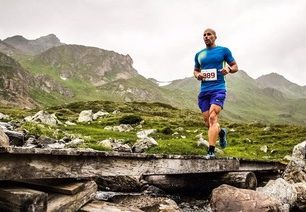 VLASTIMIL LYSÁK – všestranný běžec z Mikulova a trenér, který na závody jezdí na kole