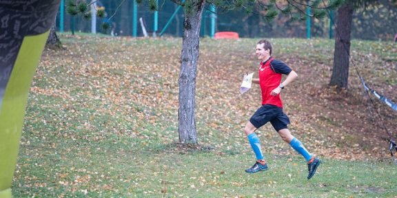 Na letošní Inov-8 Trail Running Festival dorazí i slavní běžci Damian Hall a Jasmin Paris