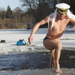 Winter swimming II. - Praktické rady, jak začít se sportovním otužováním