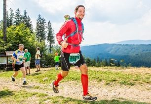 Nádhernou, ale náročnou premiéru Běhej Lesy na Bílé ovládli Mocek a Fořtová