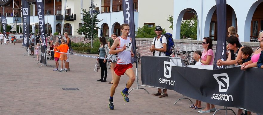 STRC Lipno 1/2 maraton: Nejkrásnější závod seriálu vyhrál Endlman, mezi ženami se slušným náskokem Matrasová + FOTOGALERIE VŠECH ZÁVODNÍKŮ KE STAŽENÍ ZDARMA