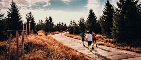 ČEZ Jizerská 50 Run přilákala 1251 závodníků. Padesátku ovládli Podroužek a Zuzánková