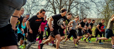 Pražáci, jdeme vypustit adrenalin do Riegrových sadů