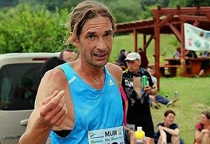 MS v běhu na 100 kilometrů ovládl Švéd Buud. Z Čechů nejlepší Orálek na 44. místě