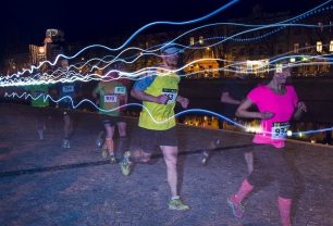 Seriál nočních běžeckých závodů Night Run pokračuje v Praze