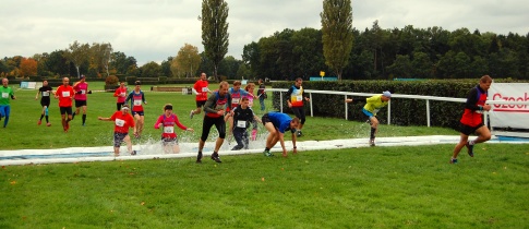 Velká pardubická cross country pro Filipa Záveského a Míšu Stránskou
