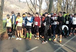 Desítku na posledním letošním závodu Pražské běžecké tour Vaší Ligy ovládli Sedláček a Davídková