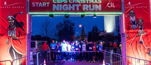 Christman Night Run v Hradci Králové je za námi. Nejrychleji běželi Milan Janata a Kateřina Kramlová.