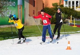 I přes teplé počasí se druhý závod v Kryathlonu na světě uskuteční podle plánu v neděli 7. února ve SkiParku Chuchle.