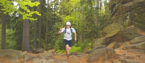 Trailový závod Žďárskými vrchy Saar Challenge sází na jedinečnou krajinu a čistý sportovní zážitek