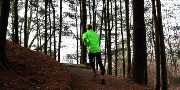 Běhání v terénu – fartlek a jeho využití v tréninku