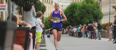 Karlovarský půlmaraton: Nadvláda afrických běžců pokračuje, z Čechů nejlepší Kocourek a Kamínková + FOTKY ÚČASTNÍKŮ ZDARMA KE STAŽENÍ