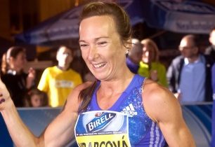 OlfinCar Trutnovský půlmaraton přilákal na 500 závodníků. Nejrychleji běželi Khýrová a Timashov. Na startu štafety se ukázala i Eva Vrabcová Nývltová