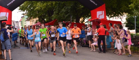 Pátý ročník Krkonošského půlmaratonu se vydařil. Prvenství vybojovali Flegl a Luštincová.