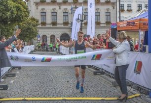 Pavlišta dominoval, Pernicová bojovala s Drahotovou. Premiérový City Cross Run Česká Lípa přilákal na 500 běžců.