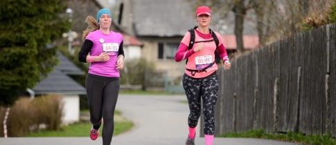 Třetí ročník štafety NoMen Run si dává za cíl stovku ženských týmů