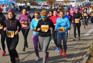 Sport Life Run 2016: Běžci si prohlédli brněnské výstaviště. Veletržní běh na 10 km ovládli Jiří Petr a Eva Filipiová.