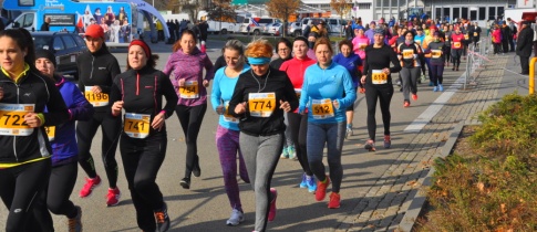 Sport Life Run 2016: Běžci si prohlédli brněnské výstaviště. Veletržní běh na 10 km ovládli Jiří Petr a Eva Filipiová.