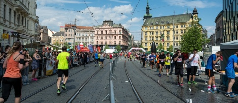 Jubilejní CRAFT Brněnský půlmaraton rozběhá město i pomůže potřebným