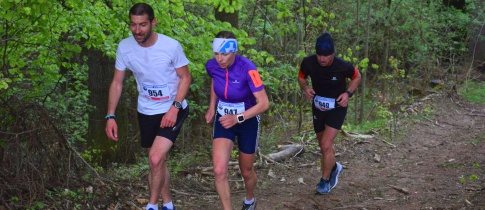 První ročník POSÁZAVSKĚHO ½ MARATONU se vydařil. Pro vítězství si doběhli Anka Straková a Jiří Čivrný. + FOTKY ZÁVODNÍKŮ ZDARMA KE STAŽENÍ