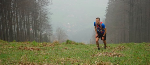 Mistrovství ČR ve SkyMarathonu: Kopce, bahno, mlha – vítězi Perun SkyMaratonu jsou Jiří Čípa a Michaela Mertová + FOTKY ÚČASTNÍKŮ KE STAŽENÍ