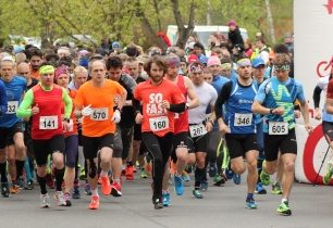 Krajský půlmaraton Plzeňského kraje ovládli Tomáš Eisner a Marcela Joglová + FOTKY ZÁVODNÍKŮ ZDARMA KE STAŽENÍ