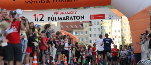 Běžíme. Žijeme. Příbramský půlmaratón startuje v sobotu 17. Června . Poběžte s námi. Žijte.