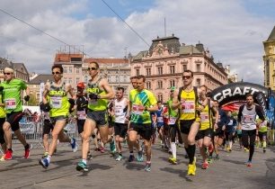 Brněnský půlmaraton má nové vítěze! O rekordní časy se zasloužili Jiří Čípa a Maďarka Tunde Szabo.