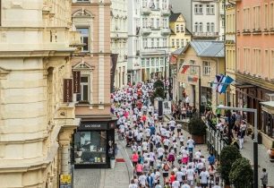 V Karlových Varech pokořeny rekordy trati, z Čechů nejrychleji Jirka Homoláč a Petra Kamínková