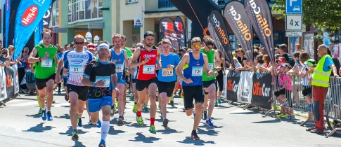 Olfincar Trutnovský půlmaraton má nové traťové rekordy. Půlmaraton nejrychleji zaběhl Jiří Čivrný, na desítce se ukázala i Eva Vrabcová.