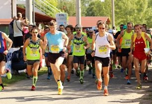 Obhájci prvenství Vlastimil Flégl a Radka Churáňová znovu ovládli Miřejovický půlmaraton + FOTKY ZÁVODNÍKŮ ZDARMA KE STAŽENÍ