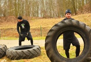 Pevnost Josefov Gladiátorům sluší. V hlavním závodě Winter Gladiator Race se s překážkami nejlépe poprali Zuzka Kocumová a Tomáš Tvrdík. + FOTKY ÚČASTNÍKŮ ZDARMA KE STAŽENÍ