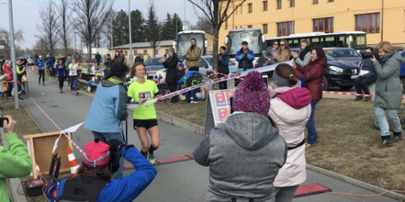 MČR na 100 km ovládla žena. Radka Churáňová zvítězila před nejlepšími muži o 7 minut v novém rekordu!