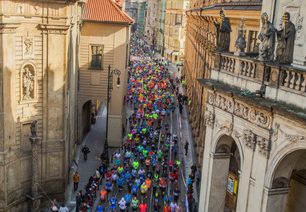 Pražský půlmaraton ozdobila Eva Vrabcová Nývltová novým českým rekordem, hlavní závod ovládli Afričané + FOTKY ZÁVODNÍKŮ ZDARMA KE STAŽENÍ