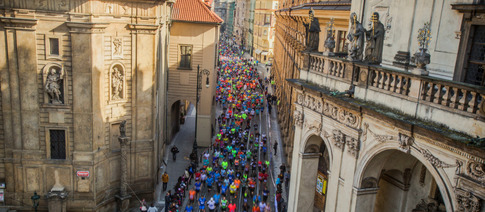 Pražský půlmaraton ozdobila Eva Vrabcová Nývltová novým českým rekordem, hlavní závod ovládli Afričané + FOTKY ZÁVODNÍKŮ ZDARMA KE STAŽENÍ