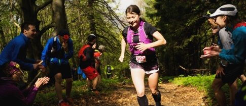 Italská hvězda Luca Carrara ovládl Perun SkyMarathon. Tituly Mistrů ČR berou Brýdl a Ševčíková!