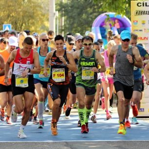 Miřejovický půlmaraton za velkého vedra ovládli Milan Janoušek a Jarmila Sobecká + FOTKY ÚČASTNÍKŮ ZDARMA KE STAŽENÍ