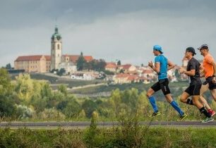 Pátý ročník Vinařského běhu na Mělníku ovládli Jiří Miler a Martina Bradáčová