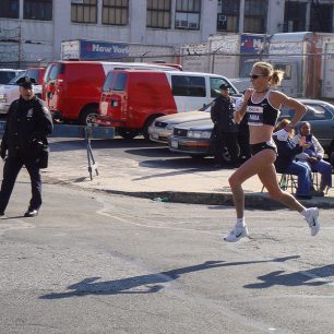 Paula Radcliffe při posledních kilometrech maratonu