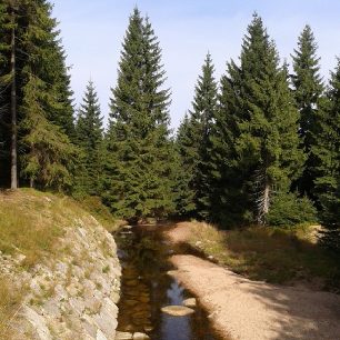 Černá Nisa nad Bedřichovskou přehradou