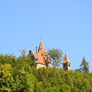 romantický hrad Bouzov nám bude dělat celou cestu společnost