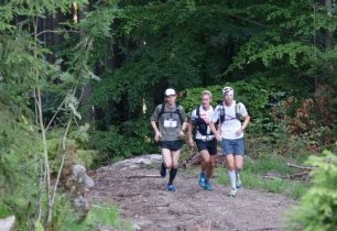 S náročnými podmínkami na Jizerském Ultratrailu si nejlépe poradili Podroužek a Zuzánková - k dispozici fotky všech závodníků ke stažení