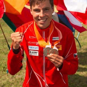 Jan Petržela s medailemi z akademického mistrovství světa 2014 (foto: archiv Jana Petržely)