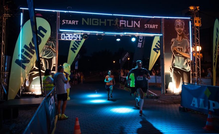 Do běh do cíle Avon běhu na 5 km
