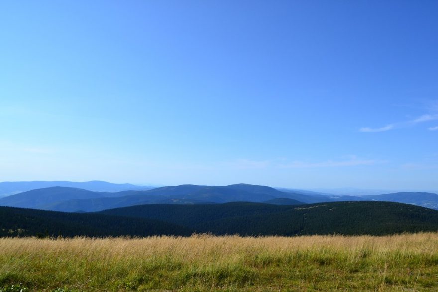 Horská hradba Jesenických hor (foto: Petra a Karel Královcovi)