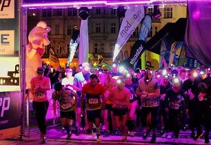 NIGHT RUN v Plzni se stal kořistí Richarda Jarošíka a Karly Calori