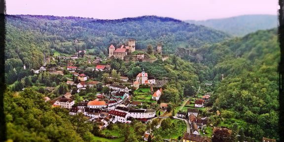 Podyjí: běžecká trasa přes vesničku Hardegg a Hardeggskou vyhlídku