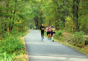 Půlmaraton v Hradci Králové ve znamení traťových rekordů Kohuta a Preibischové. Marotonská trať pro Čivrného a Rambovou + FOTKY ÚČASTNÍKŮ ZDARMA KE STAŽENÍ