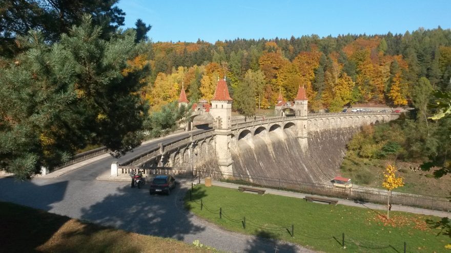 Přehrada Les Království